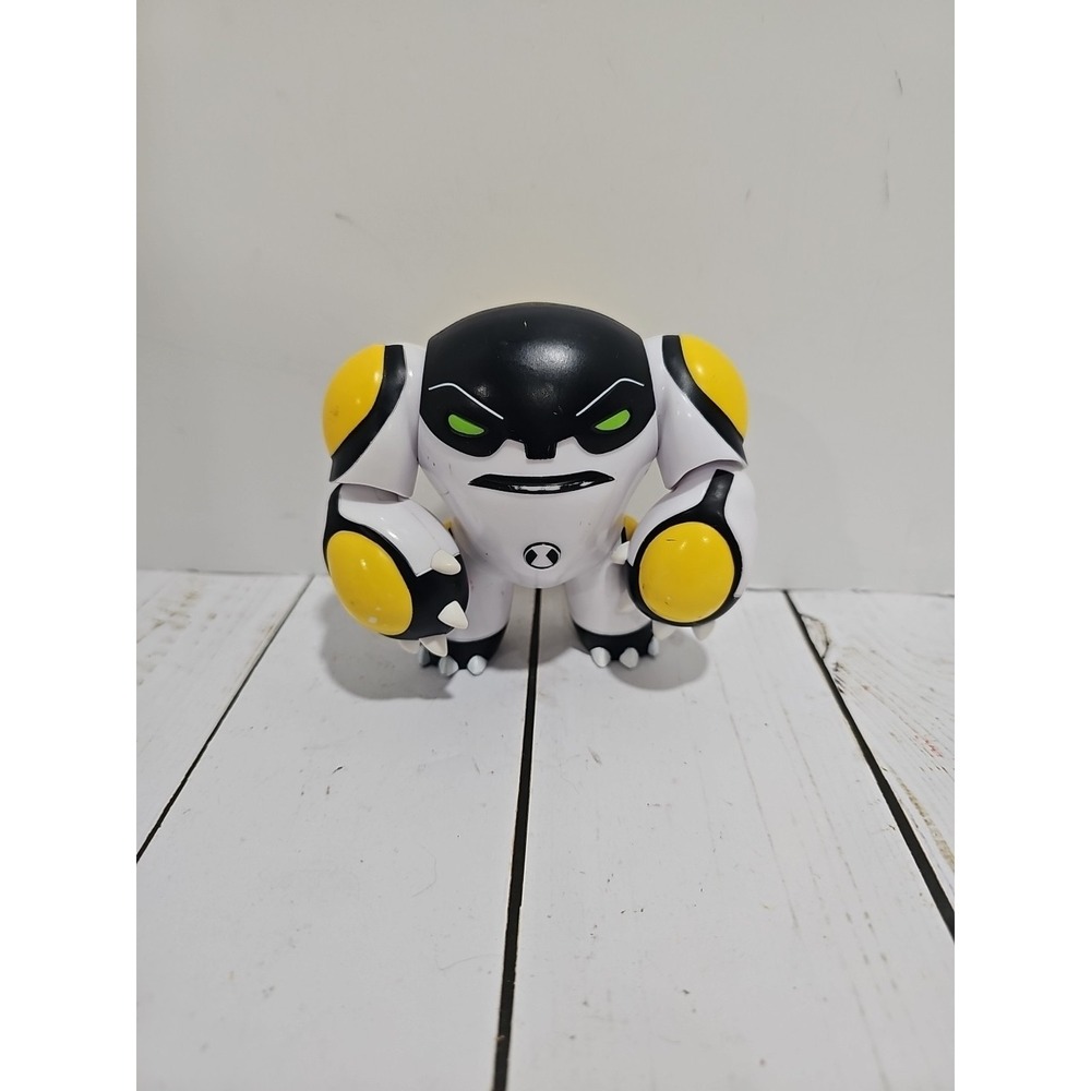 Ben 10 Cannonball Action Figure Bandai Toy Action Figure Lights Up